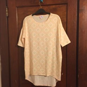 ❤️Lularoe NWOT Top.  Size XS.